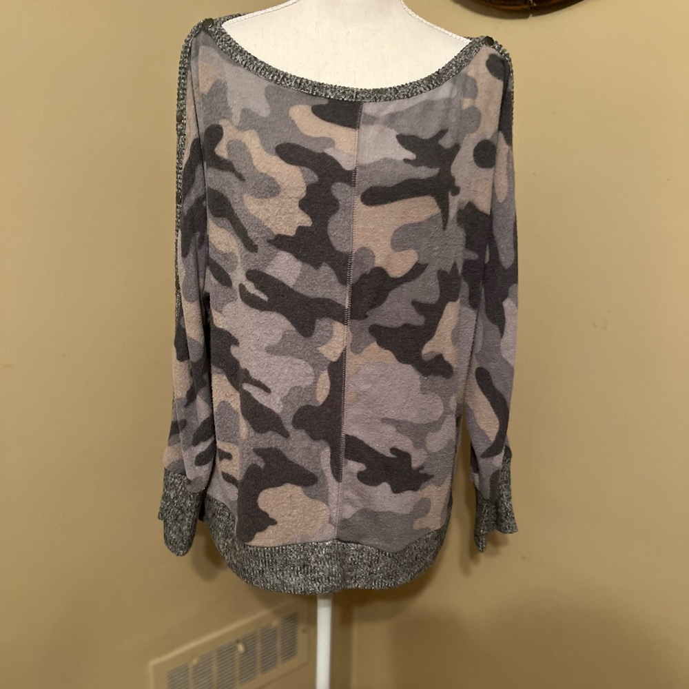 Hem & Thread Off-the-Shoulder Camouflage Sweater